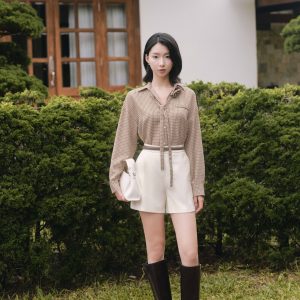 Áo sơ mi cổ V nhỏ tay chờm, dây hoa cổ