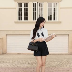 Áo sơ mi linen dáng suông vừa